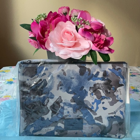 ππ€π€ COACH WATERCOLOR SCRIPT PRINT POUCH π€π€π - Picture 4 of 16